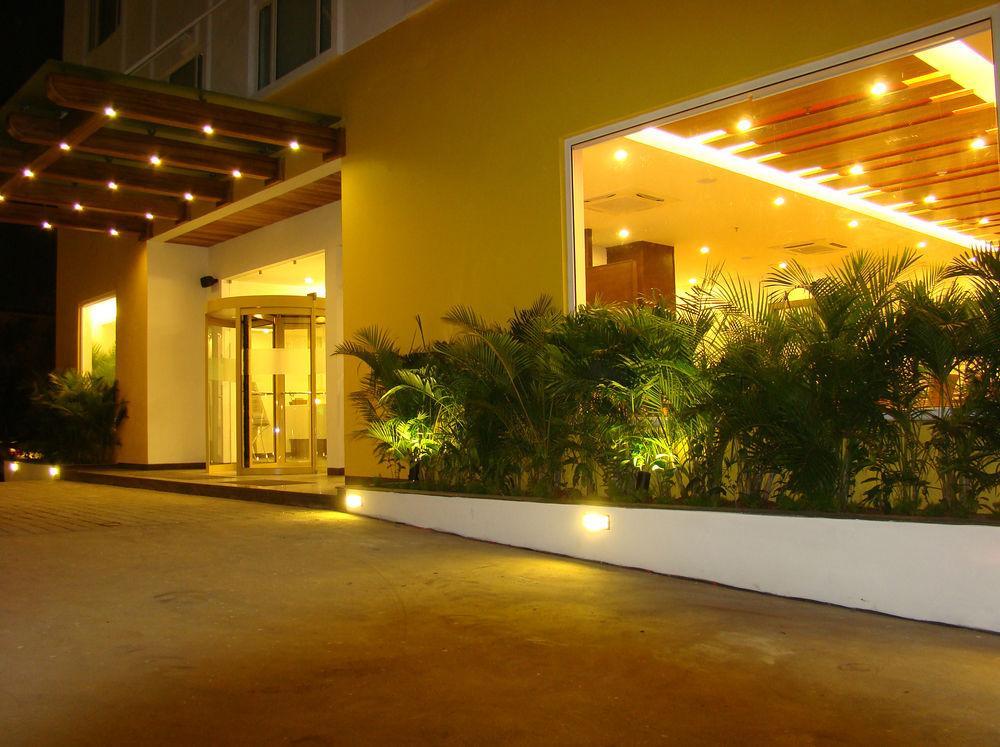 Lemon Tree Hotel Chennai Exterior foto