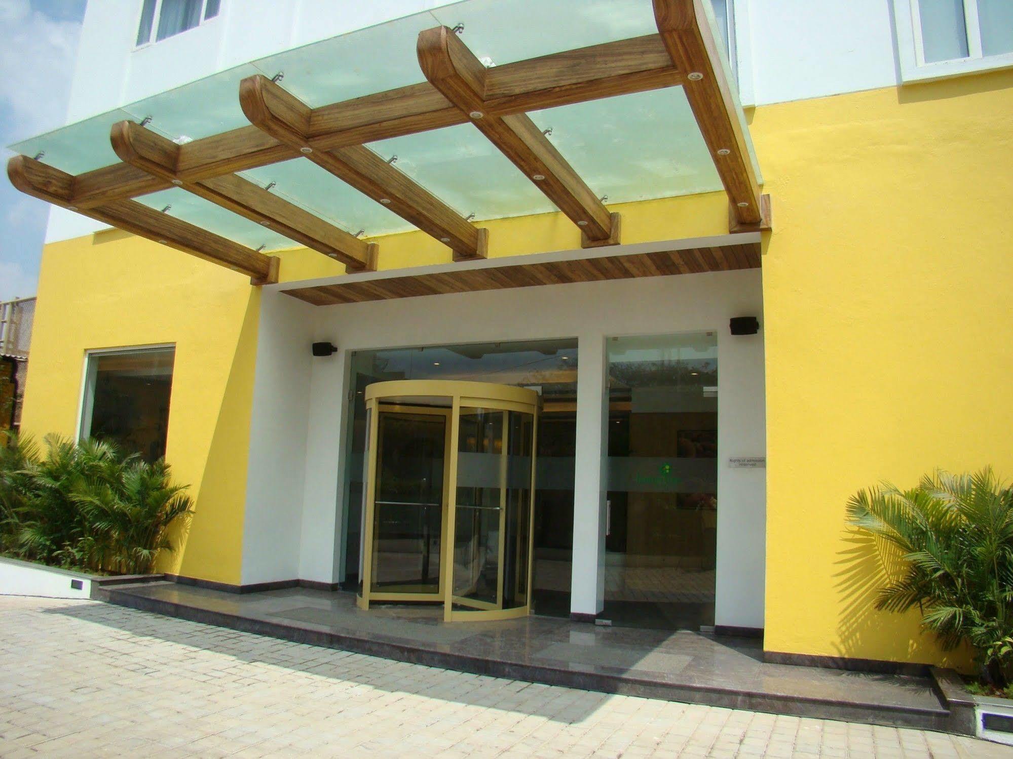 Lemon Tree Hotel Chennai Exterior foto